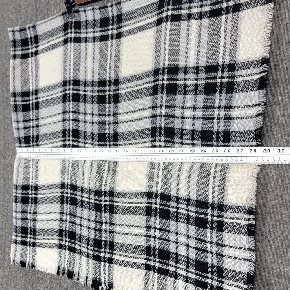 ModCloth Wrap Scarf Womens Black White Tartan Plaid Soft Fringed Shawl 56x28